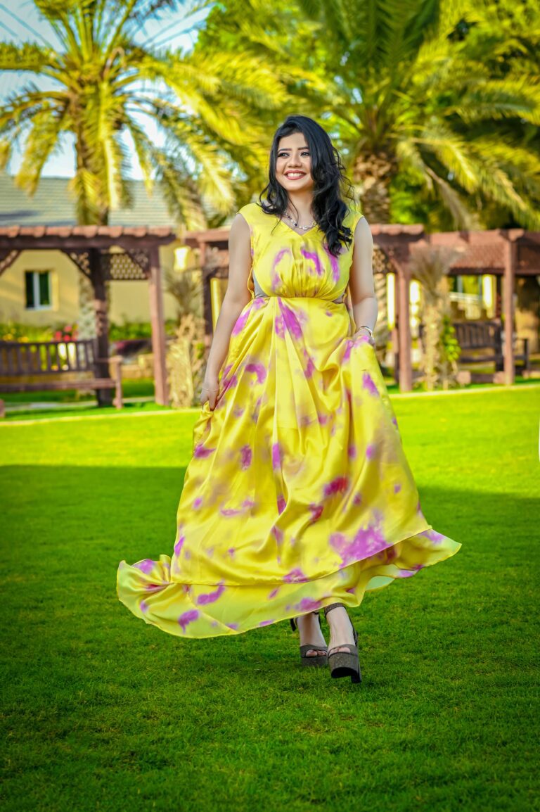 Model wearing Biyani Jewels jewellery
