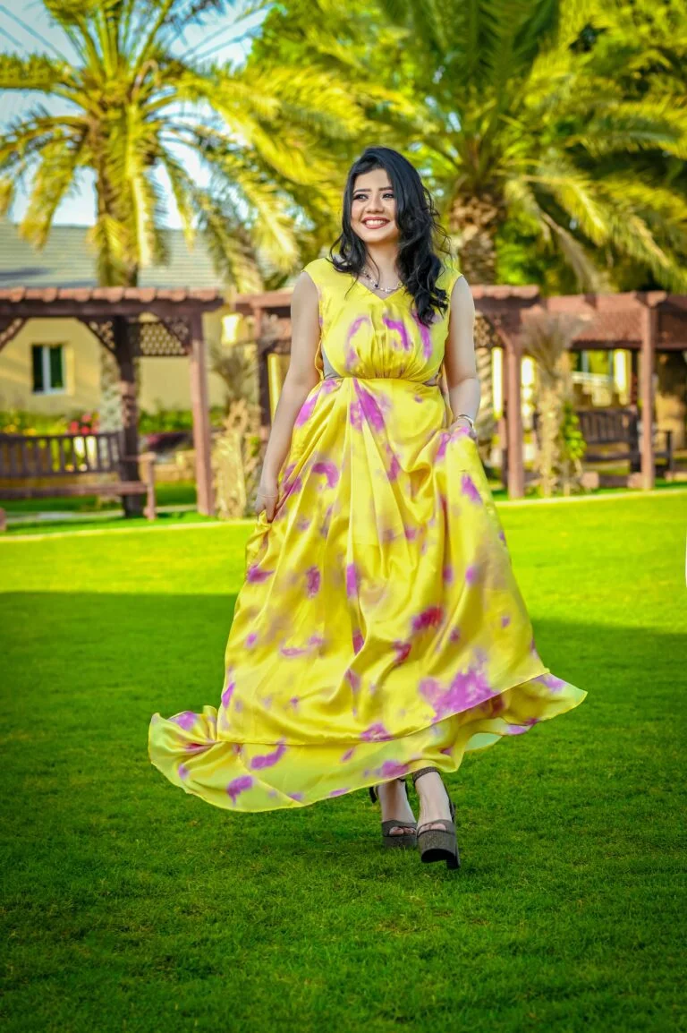 Model wearing Biyani Jewels jewellery