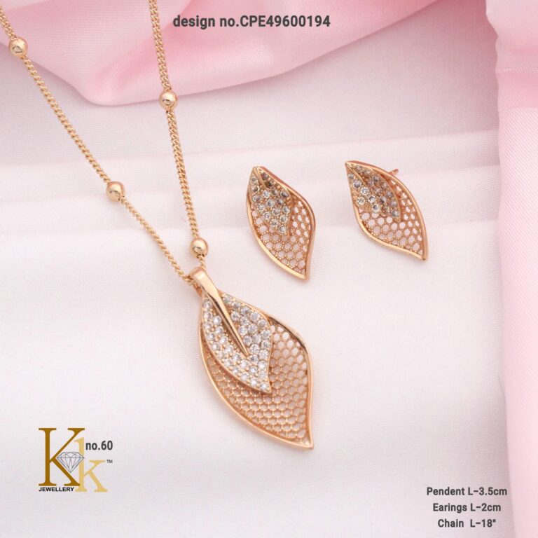Model wearing Biyani Jewels jewellery