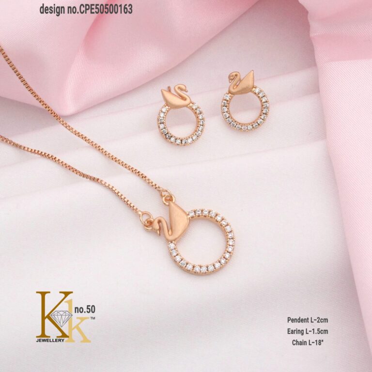 Model wearing Biyani Jewels jewellery