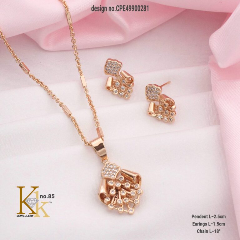 Model wearing Biyani Jewels jewellery