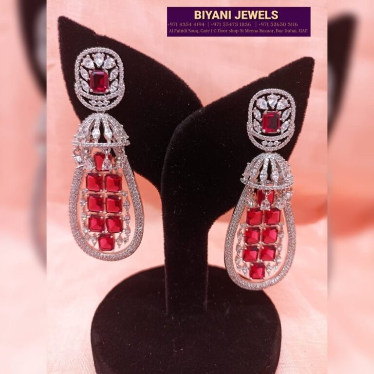 Model wearing Biyani Jewels jewellery