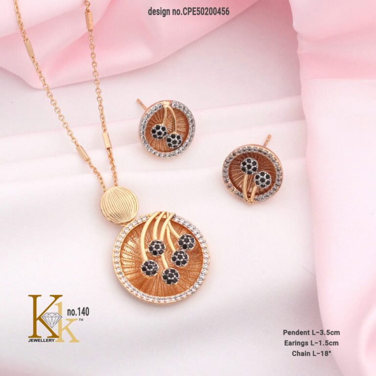 Model wearing Biyani Jewels jewellery
